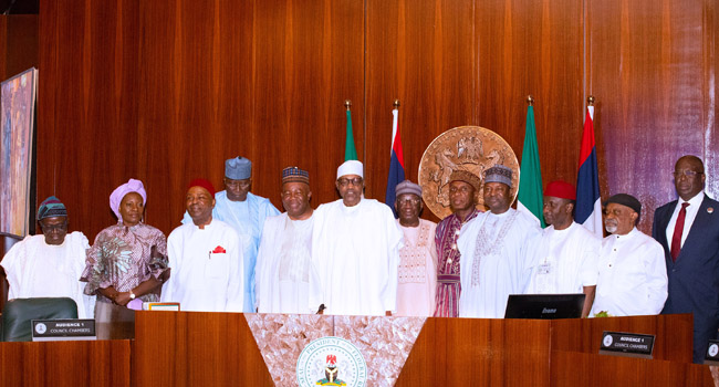 Buhari Meets With Outgoing Ministers, Thanks Them For Their Services